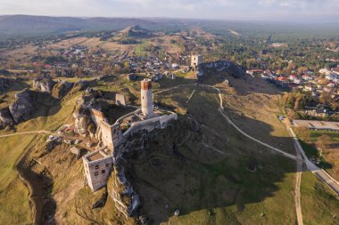Polonya 'daki Olsztyn' deki kalenin hava manzarası yıkılıyor