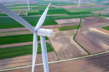 Rüzgar türbininin hava görüntüsü