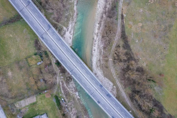 İtalya 'da Acqualanga' daki yol manzarası