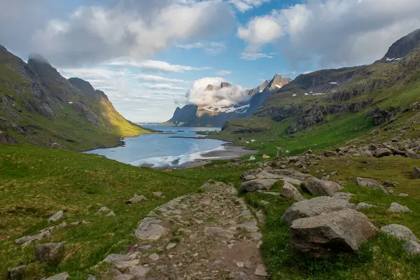 Kuzey Norveç 'teki Moskenesoya Adası manzarası
