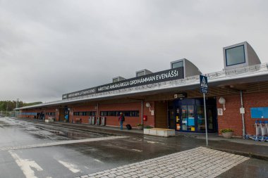 Kuzey Norveç 'teki Narvik havaalanına giriş görüntüsü