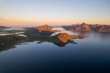 Kuzey Norveç 'teki Lofoten adalarının hava manzarası