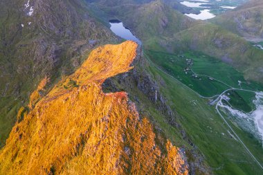 Kuzey Norveç 'teki Lofoten adalarının hava manzarası