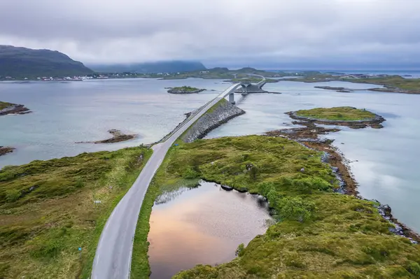 ノルウェーのロフテン諸島のロードビュー ストック画像