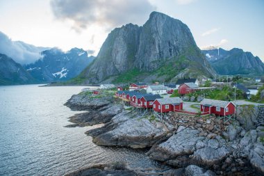 Lofoten Adaları 'ndaki Reine köyünün manzarası
