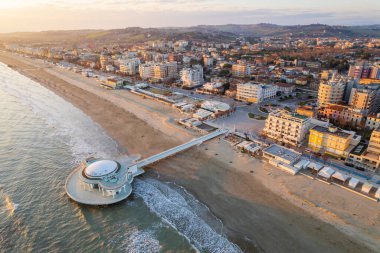 Senigallia 'daki İtalyan sahili manzarası