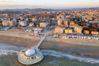 Senigallia 'daki İtalyan sahili manzarası
