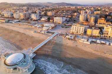 Senigallia 'daki İtalyan sahili manzarası