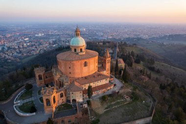 Bologna 'daki Madonna di San Luca' nın hava manzarası
