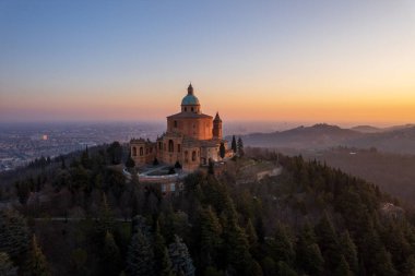 Bologna 'daki Madonna di San Luca' nın hava manzarası