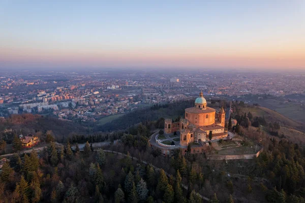 Bologna 'daki Madonna di San Luca' nın hava manzarası