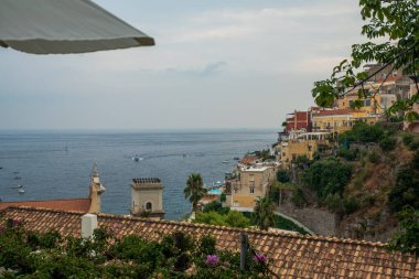 Positano 'daki İtalyan sahili manzarası