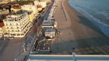 Senigallia 'daki İtalyan sahili manzarası
