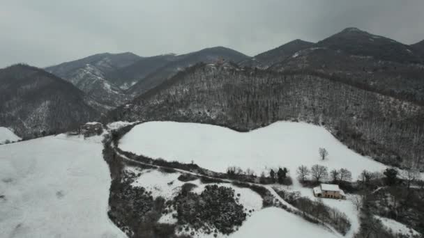 Veduta Aerea Delle Rovine Del Castello Nelle Marche Durante Inverno — Video Stock
