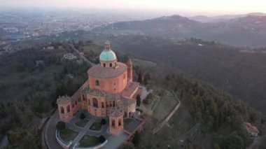 Bologna 'daki Madonna di San Luca' nın hava manzarası