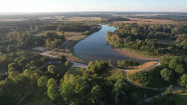 Polonya 'daki böcek nehrinin havadan görünüşü