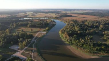 Polonya 'daki böcek nehrinin havadan görünüşü