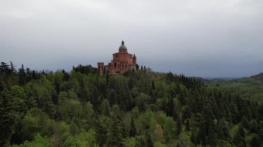 Bologna 'daki Madonna di San Luca' nın hava manzarası