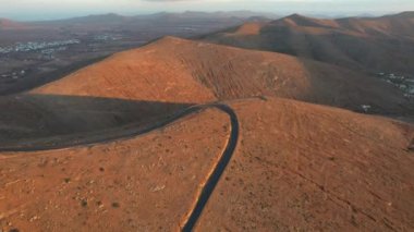 İspanya 'da Fuerteventura' daki dağların havadan görünüşü