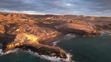 La Pared 'deki Fuerteventura kıyılarının havadan görüntüsü