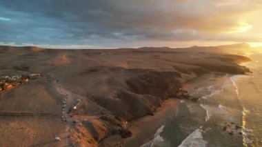 La Pared 'deki Fuerteventura kıyılarının havadan görüntüsü