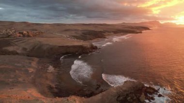 La Pared 'deki Fuerteventura kıyılarının havadan görüntüsü