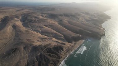 La Pared 'deki Fuerteventura kıyılarının havadan görüntüsü