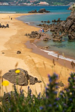 Kuzey İspanya 'da Noja' daki plaj manzarası