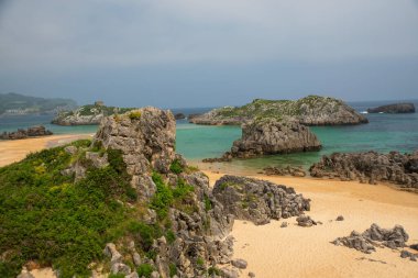 Kuzey İspanya 'da Noja' daki plaj manzarası