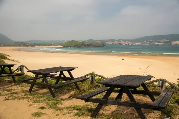 Kuzey İspanya 'da Noja' daki plaj manzarası