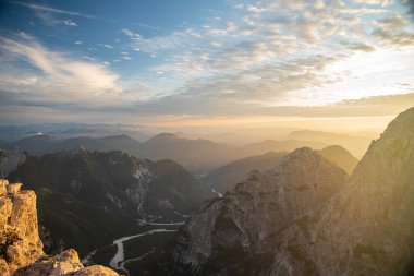 Julian Alpleri 'nin İtalyanca bölümünde Foronon del Buinz' in tepesinden görüntüle