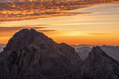 Julian Alpleri 'nin İtalyanca bölümünde Foronon del Buinz' in tepesinden görüntüle