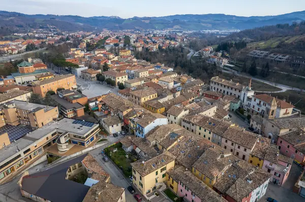Vista Aérea Ciudad Fermignano Región Marche Italia Fotos De Stock Sin Royalties Gratis