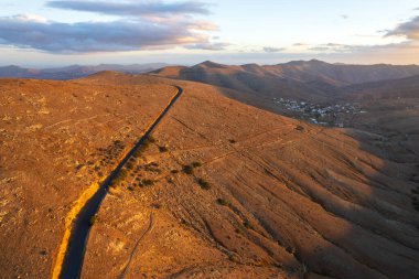 İspanya 'da Fuerteventura' daki dağların havadan görünüşü