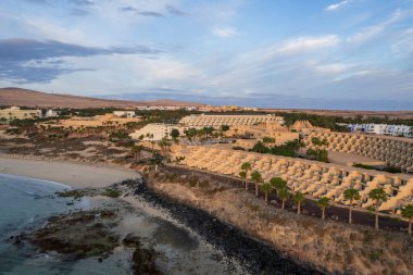 Costa Calma 'daki Fuerteventura kıyılarının havadan görüntüsü