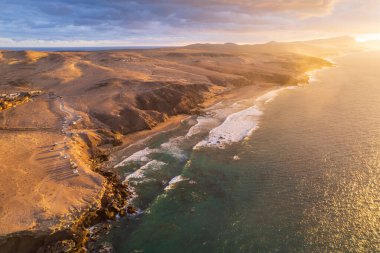 La Pared 'deki Fuerteventura kıyılarının havadan görüntüsü