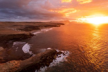 La Pared 'deki Fuerteventura kıyılarının havadan görüntüsü