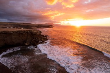 La Pared 'deki Fuerteventura kıyılarının havadan görüntüsü
