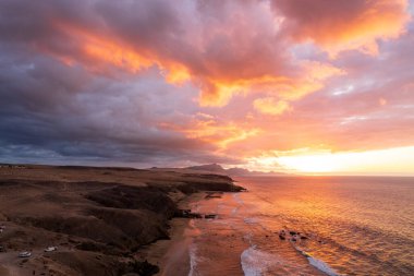 La Pared 'deki Fuerteventura kıyılarının havadan görüntüsü