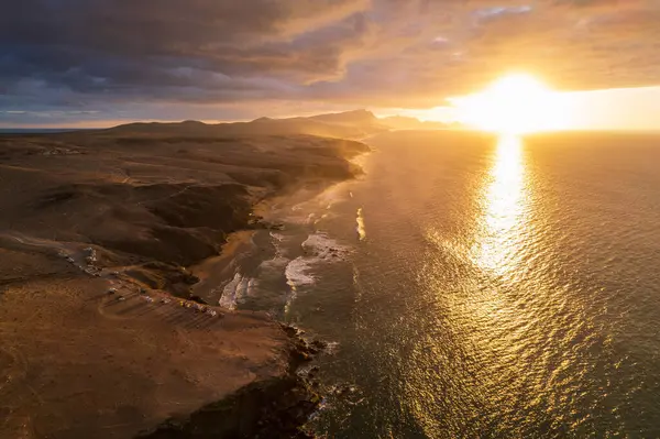 La Pared 'deki Fuerteventura kıyılarının havadan görüntüsü