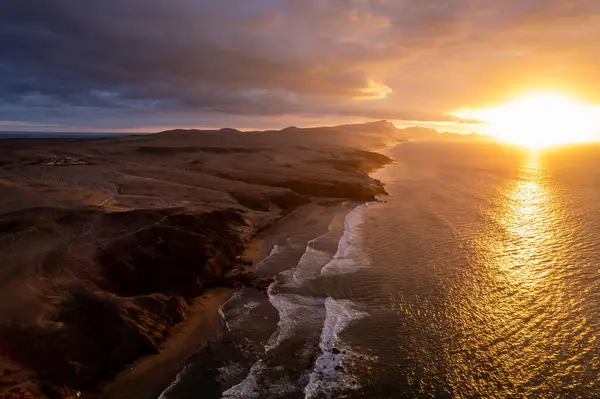 La Pared 'deki Fuerteventura kıyılarının havadan görüntüsü