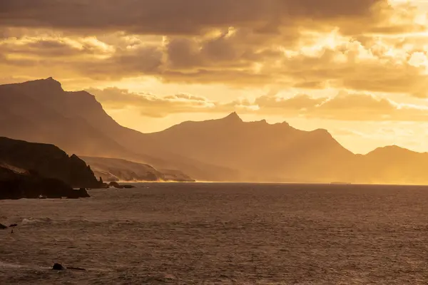 La Pared 'deki Fuerteventura sahilinin gün batımı manzarası