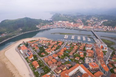 Kuzey İspanya 'daki Ribadesella' nın hava manzarası