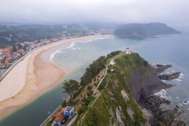 Kuzey İspanya 'daki Ribadesella' nın hava manzarası
