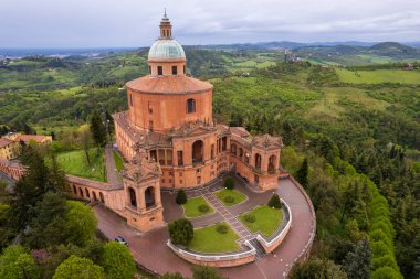 Bologna 'daki Madonna di San Luca' nın hava manzarası