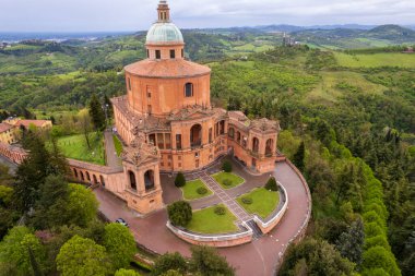 Bologna 'daki Madonna di San Luca' nın hava manzarası