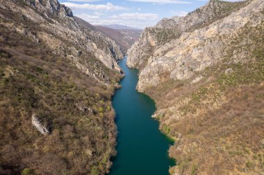 Kuzey Makedonya 'daki Matka Kanyonu' nun hava manzarası