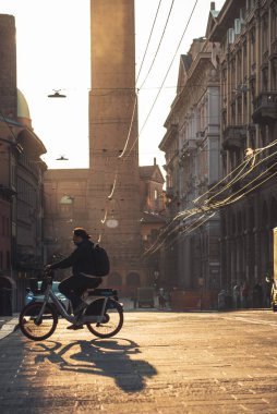 Bologna Caddesi 'nin sabah manzarası
