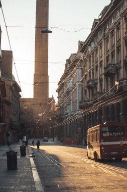 Bologna Caddesi 'nin sabah manzarası