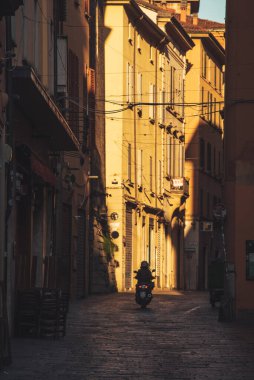 Bologna Caddesi 'nin sabah manzarası